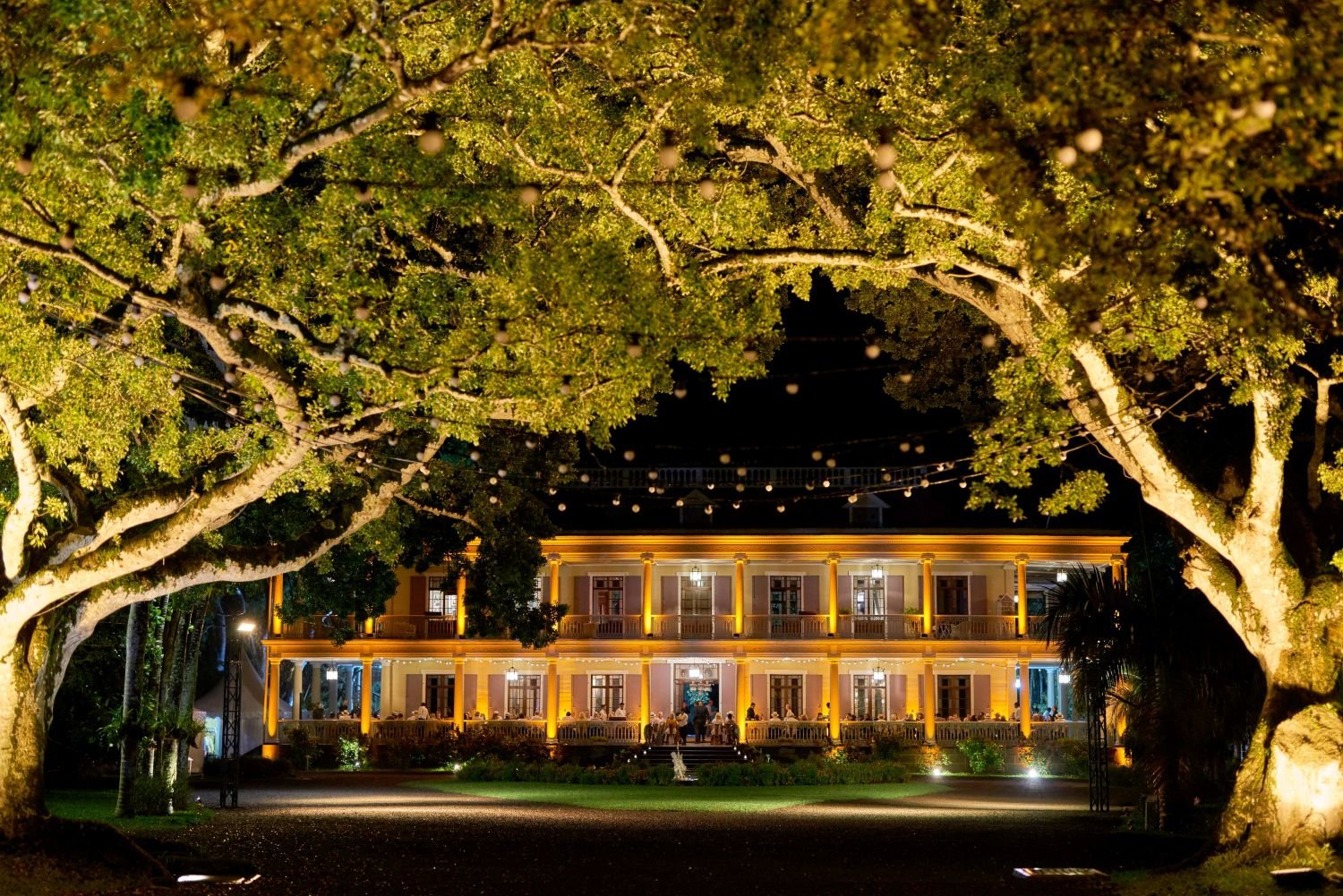 Illuminated gala dinner venue in Mauritius